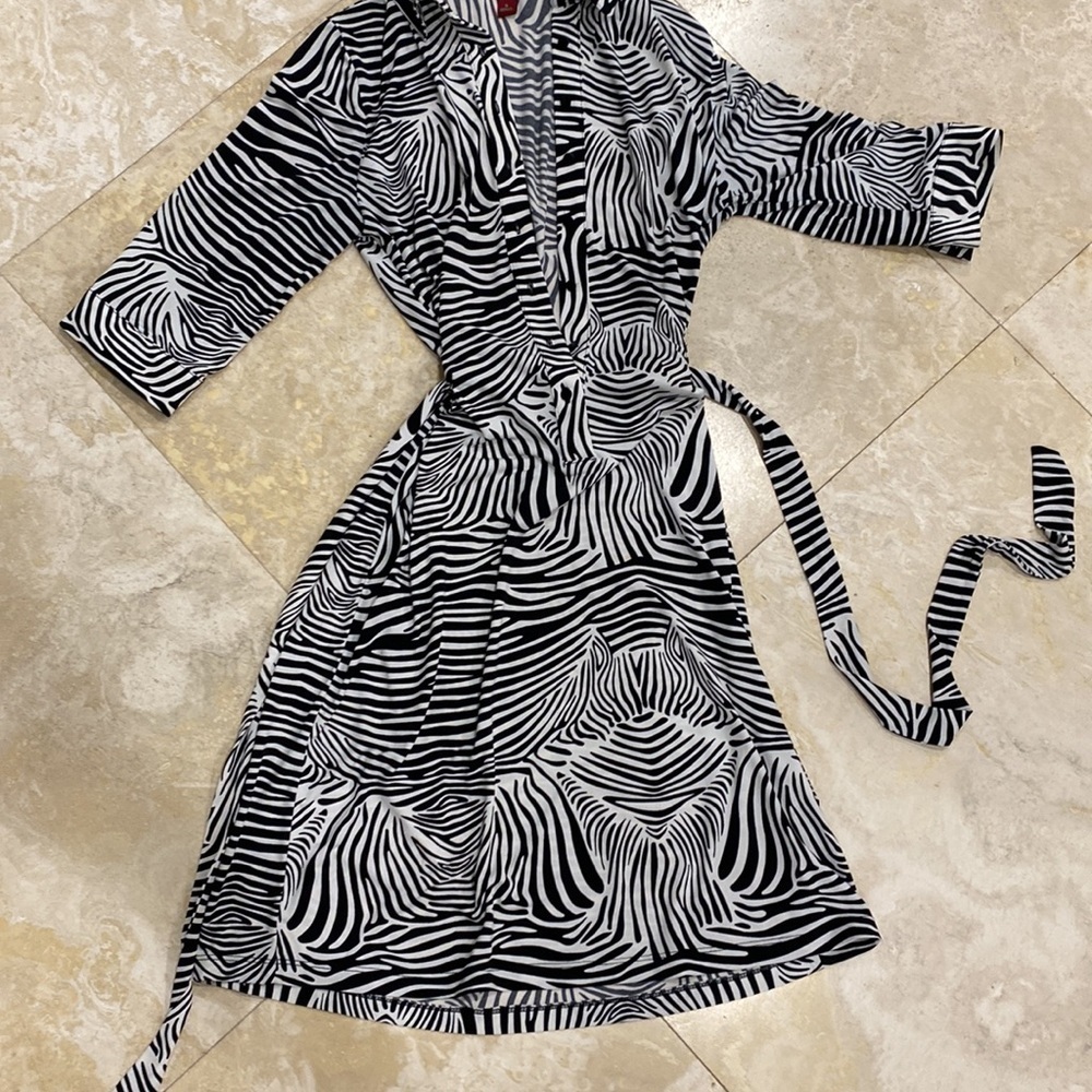 Merona Zebra Strip Button Down Knee length Dress w/ tie at waist - S - Picture 4 of 9